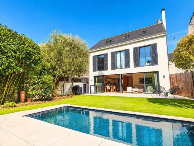 Maison 8 pièces 225 m²