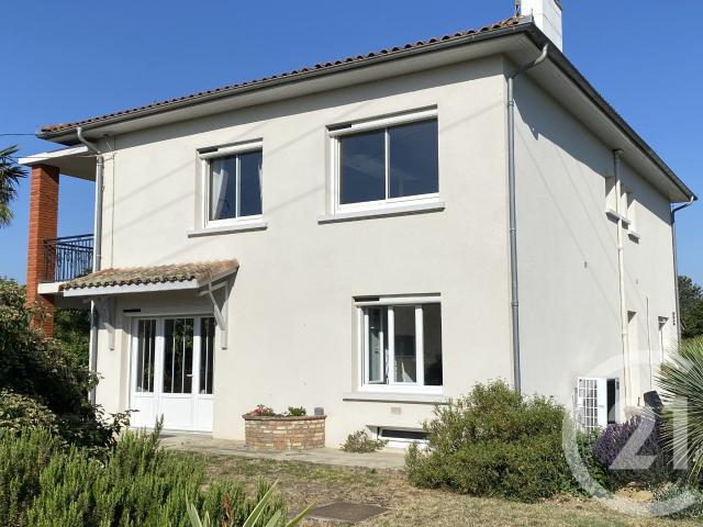 Maison 8 pièces 226 m²