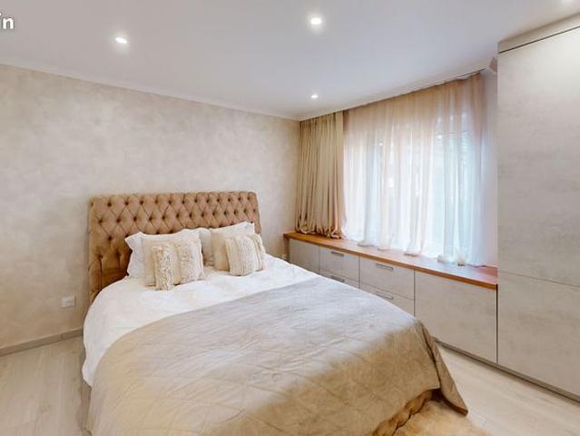 Maison 8 pièces 226 m²
