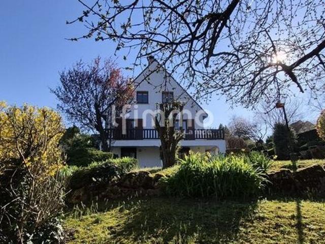 Maison 8 pièces 226 m²
