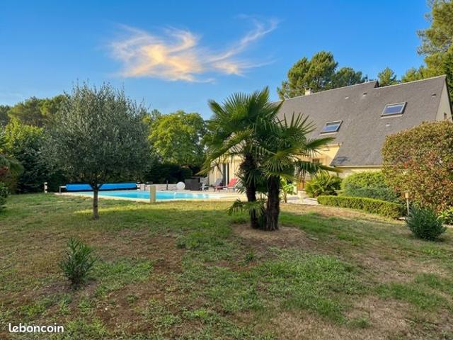 Maison 8 pièces 226 m²