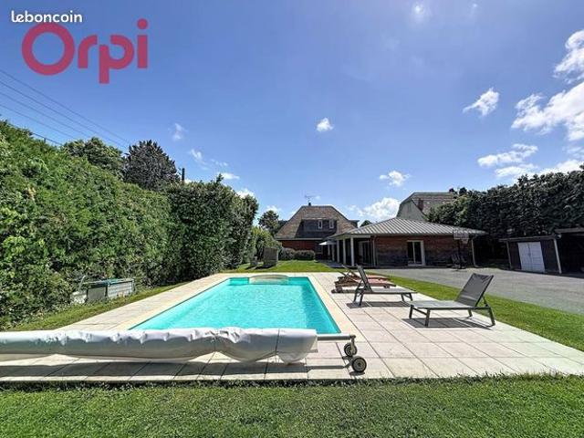 Maison 8 pièces 226 m²