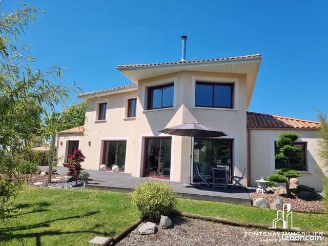 Maison 8 pièces 226 m²