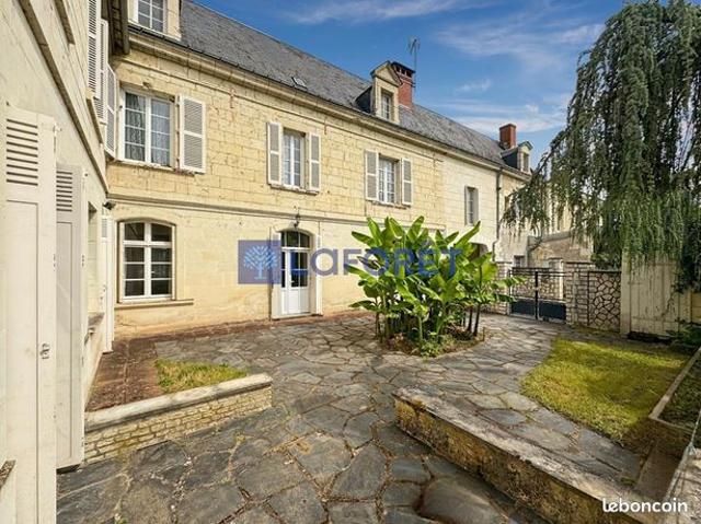 Maison 8 pièces 226 m²