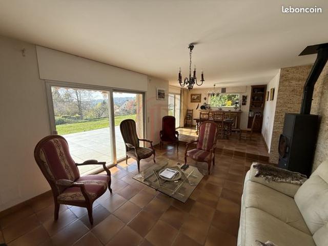 Maison 8 pièces 226 m²