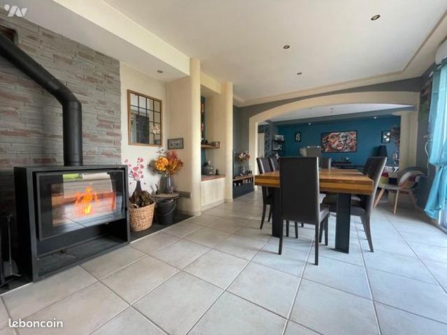Maison 8 pièces 226 m²
