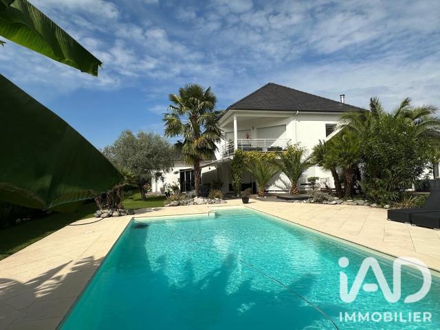 Maison 8 pièces 226 m²