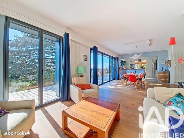 Maison familiale 8 pièces 226 m²