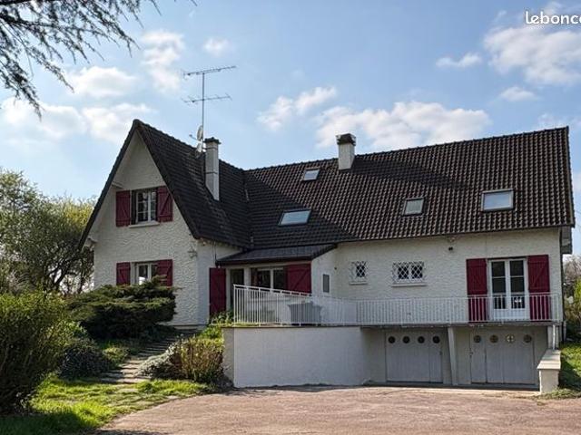 Maison 8 pièces 226 m²
