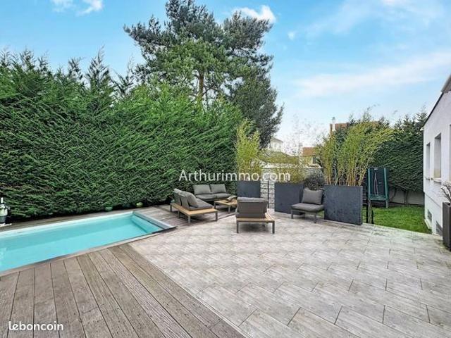 Maison 8 pièces 226 m²