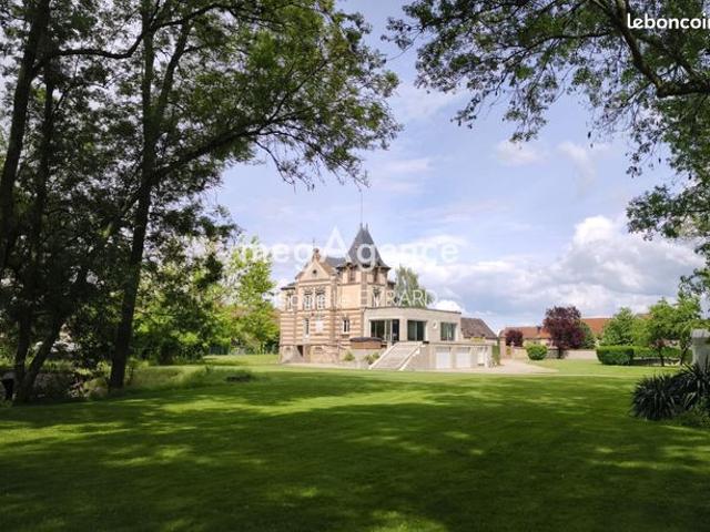 Maison 8 pièces 226 m²