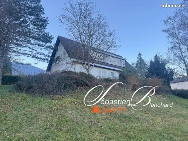 Maison 8 pièces 226 m²