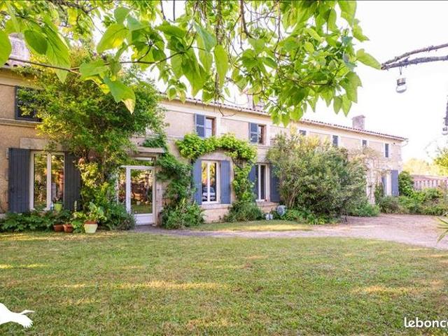 Maison 8 pièces 226 m²