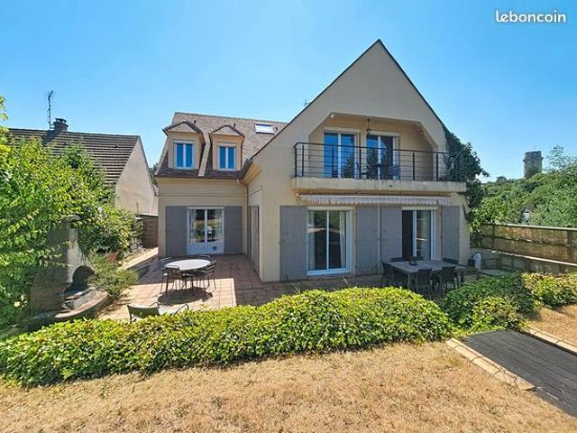 Maison 8 pièces 226 m²