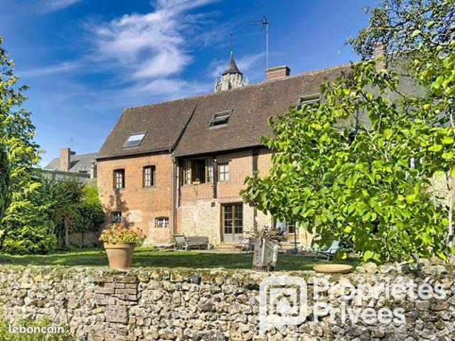 Maison 8 pièces 226 m²