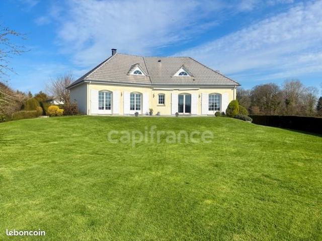 Maison 8 pièces 226 m²