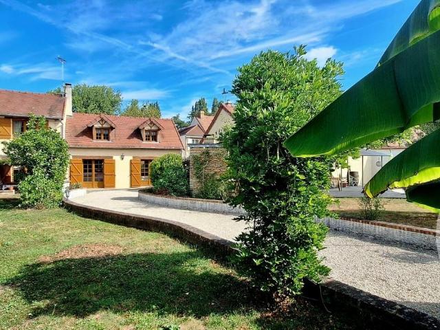 Maison 8 pièces 227 m²