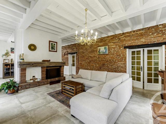Maison 8 pièces 227 m²