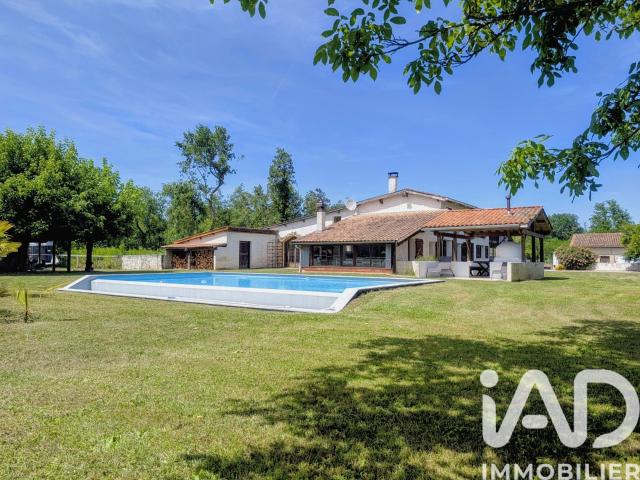 Maison 8 pièces 227 m²