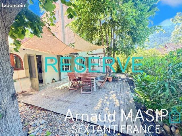 Maison 8 pièces 227 m²
