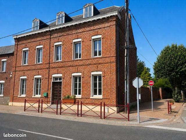 Maison 8 pièces 227 m²