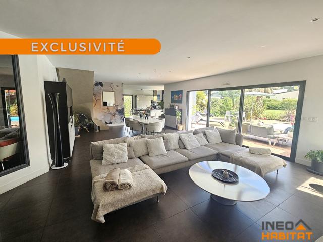 Maison 8 pièces 227 m²