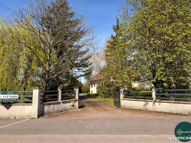 Maison 8 pièces 227 m²