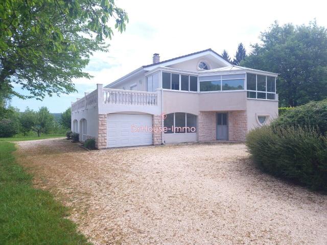 Maison 8 pièces 227 m²