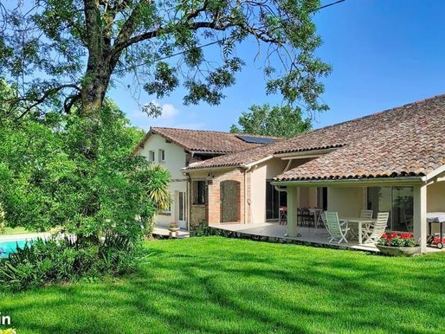 Maison 8 pièces 227 m²