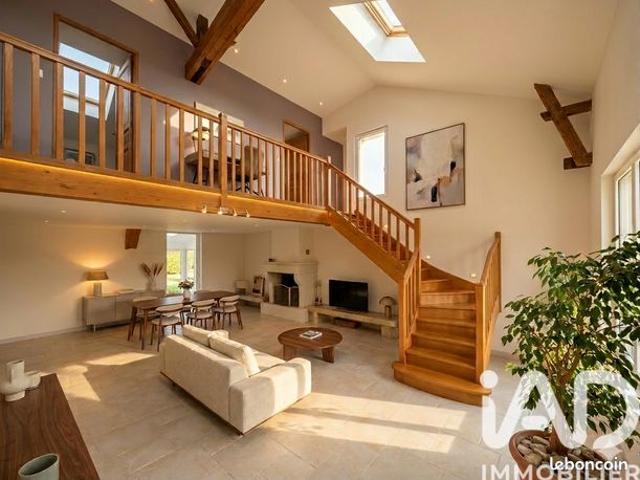 Maison 8 pièces 227 m²