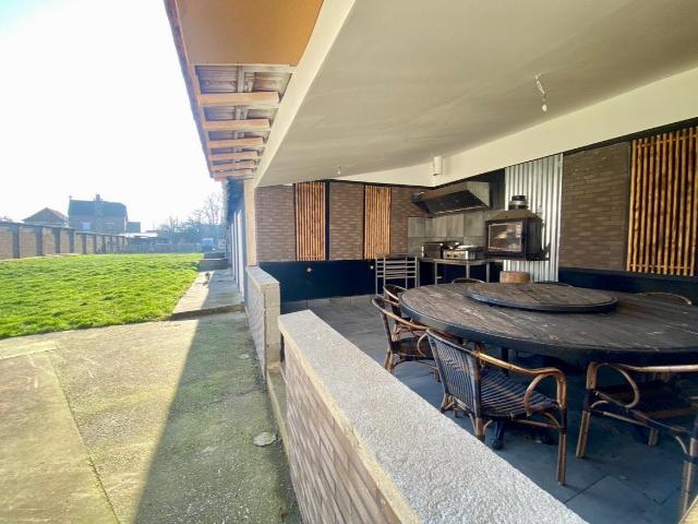 Maison 8 pièces 227 m²