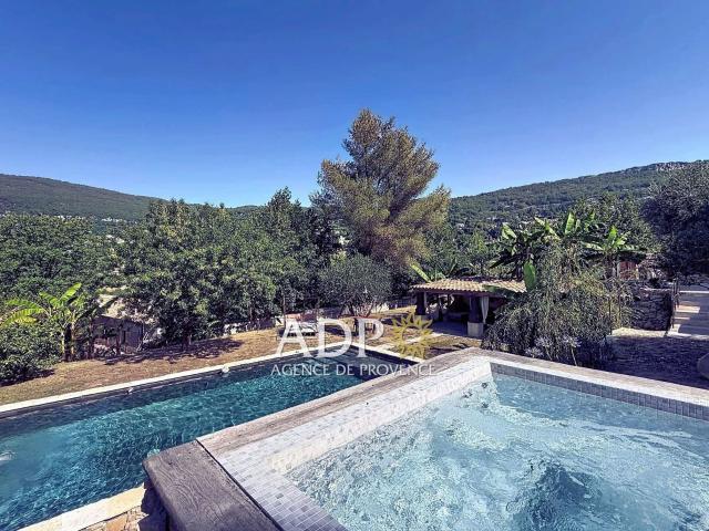 Maison 8 pièces 227 m²