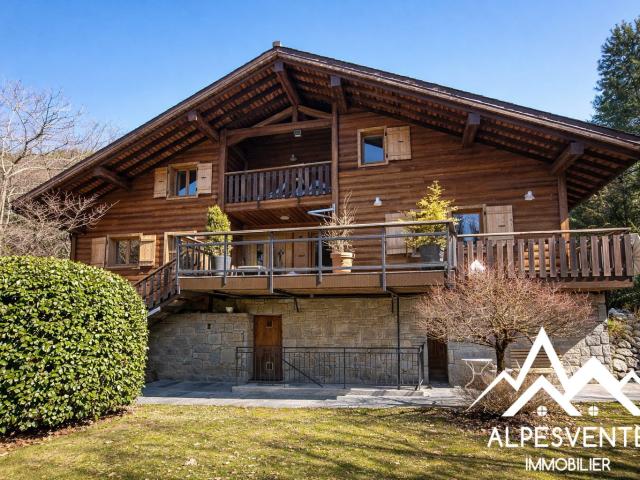Maison 8 pièces 227 m²