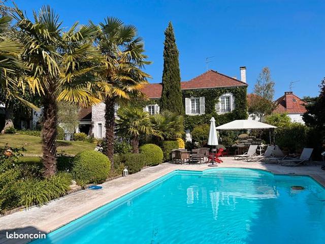 Maison 8 pièces 227 m²