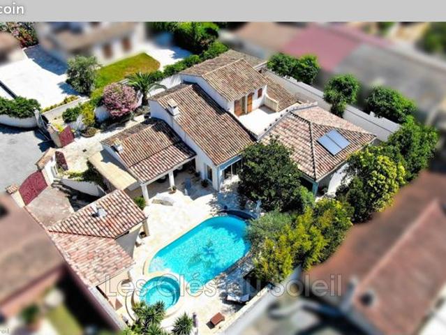 Maison 8 pièces 227 m²