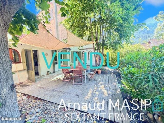 Maison 8 pièces 227 m²