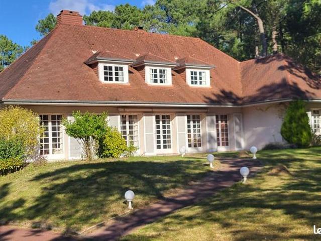 Maison 8 pièces 227 m²
