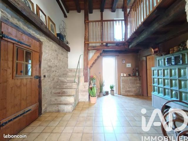 Maison 8 pièces 227 m²