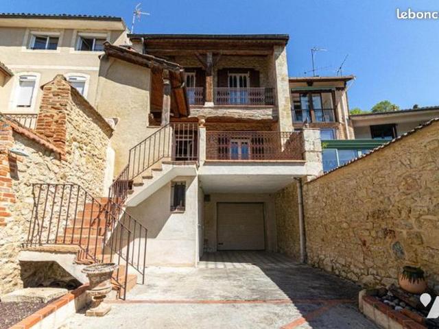 Maison 8 pièces 227 m²
