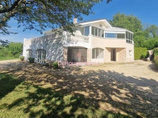 Maison 8 pièces 227 m²