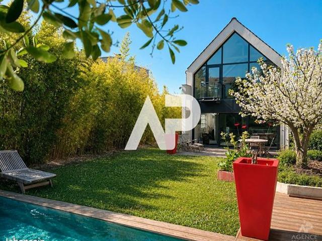 Maison 8 pièces 227 m²
