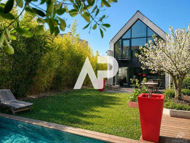 Maison 8 pièces 227 m²