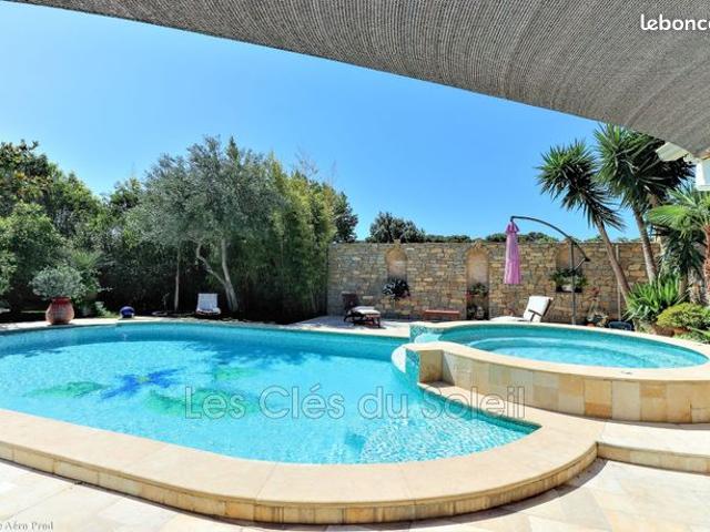 Maison 8 pièces 227 m²