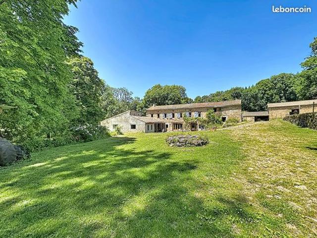 Maison 8 pièces 228 m²