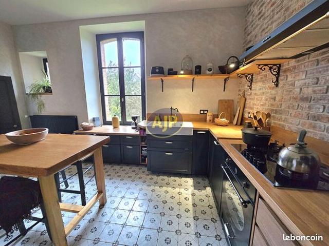 Maison 8 pièces 228 m²