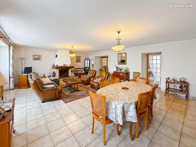 Maison 8 pièces 228 m²