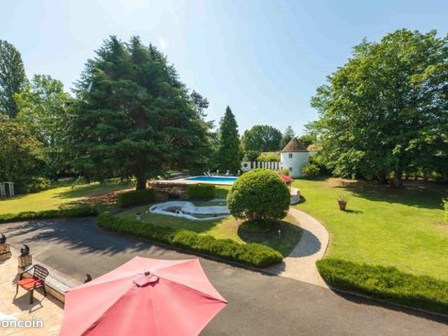 Maison 8 pièces 228 m²