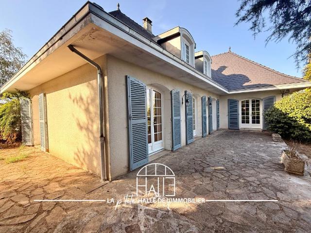 Maison 8 pièces 228 m²