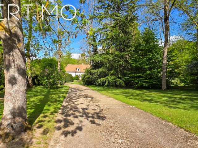 Maison 8 pièces 228 m²