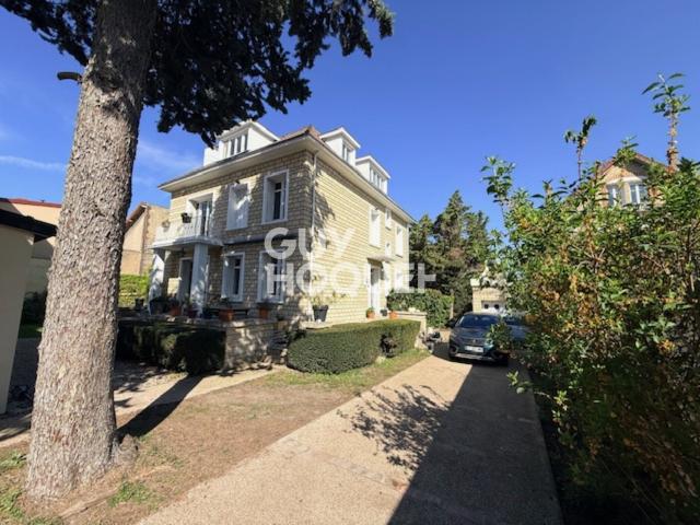 Maison 8 pièces 228 m²